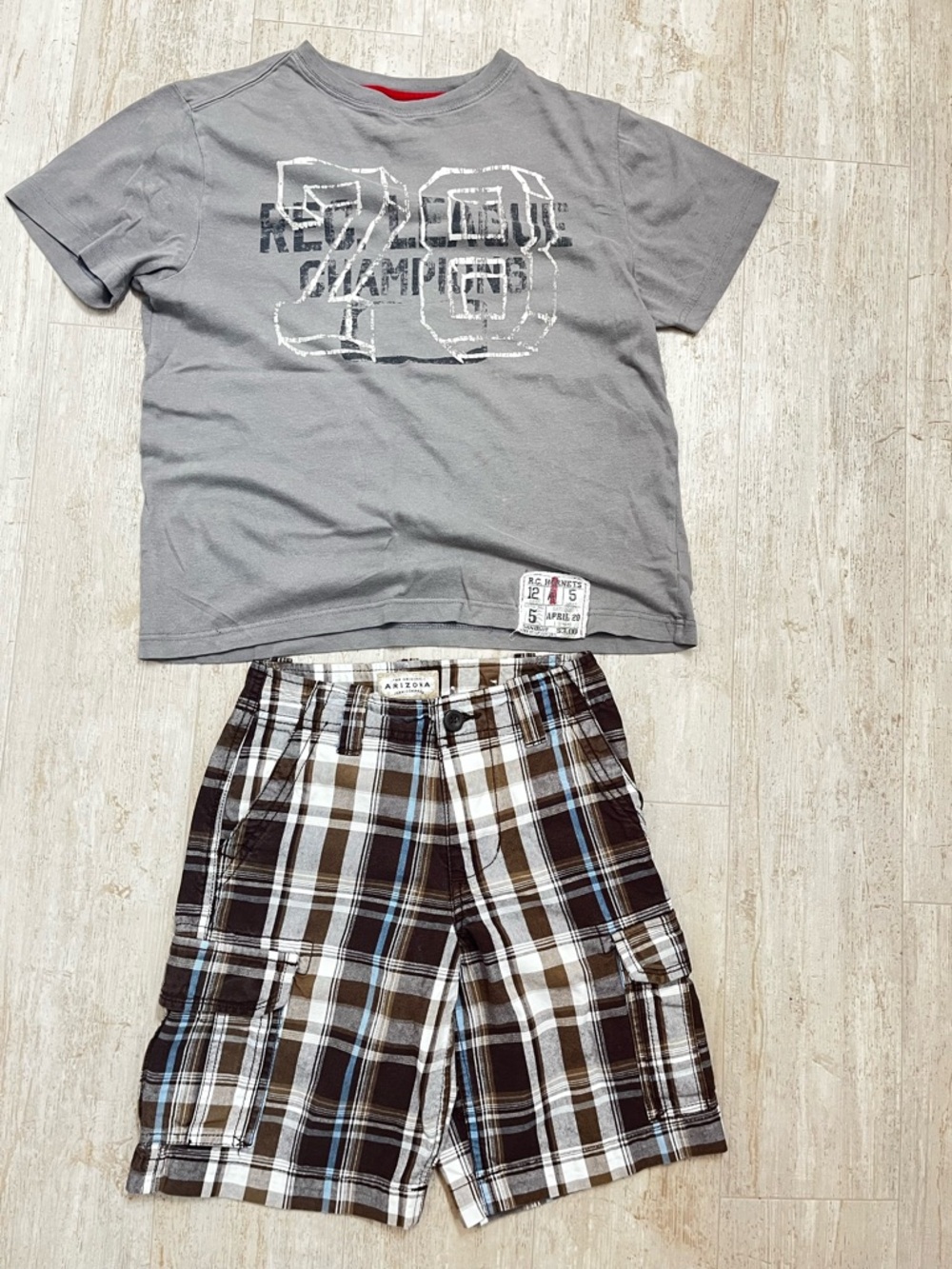 Boys 2 pc Shorts Set size 8 Arizona Jean Company Brown Gray Graphic Tee